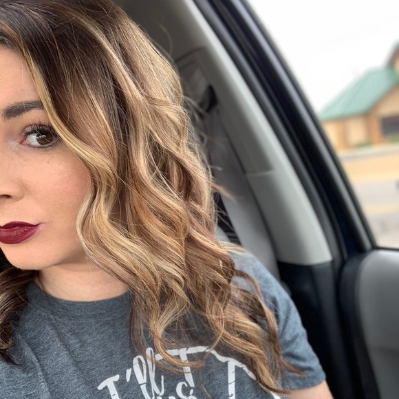 Meet your Posher, Lorenda - Picture 1 of 1